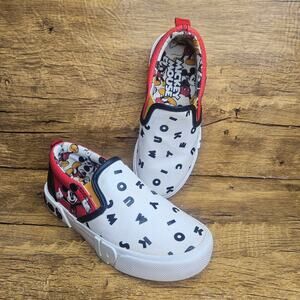 Round Up Disney Mickey Mouse Slip on sneaker size 13 kids